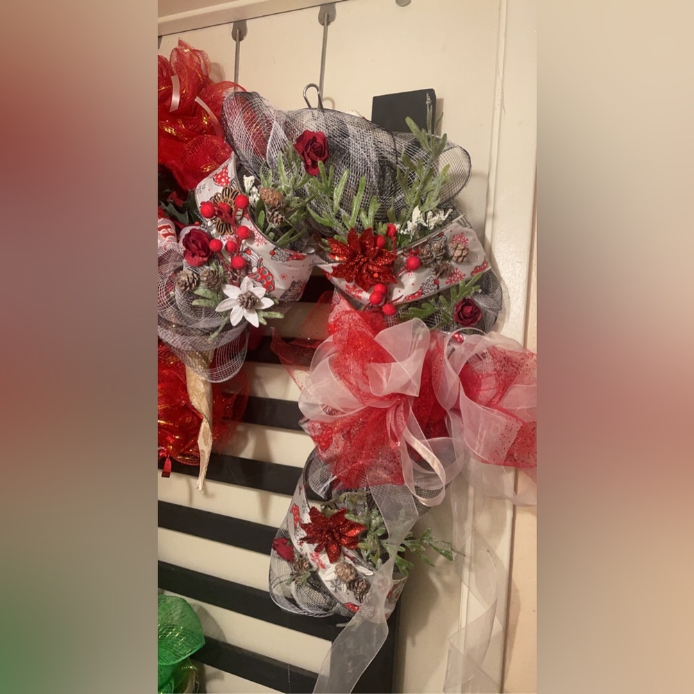 Candy Cane Christmas Wreaths
